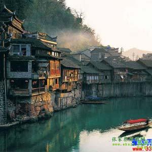 喜樂F線：（熱賣）天門山、天子山、袁家界、鳳凰古城純玩四日游