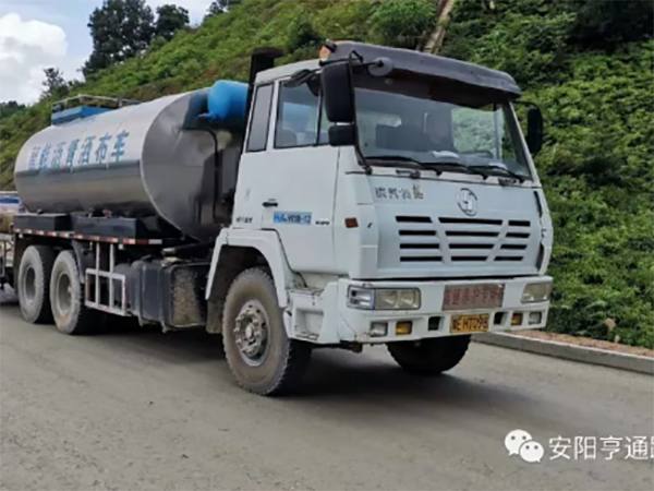 我公司廣東河惠莞項(xiàng)目透層、封層試驗(yàn)段完成